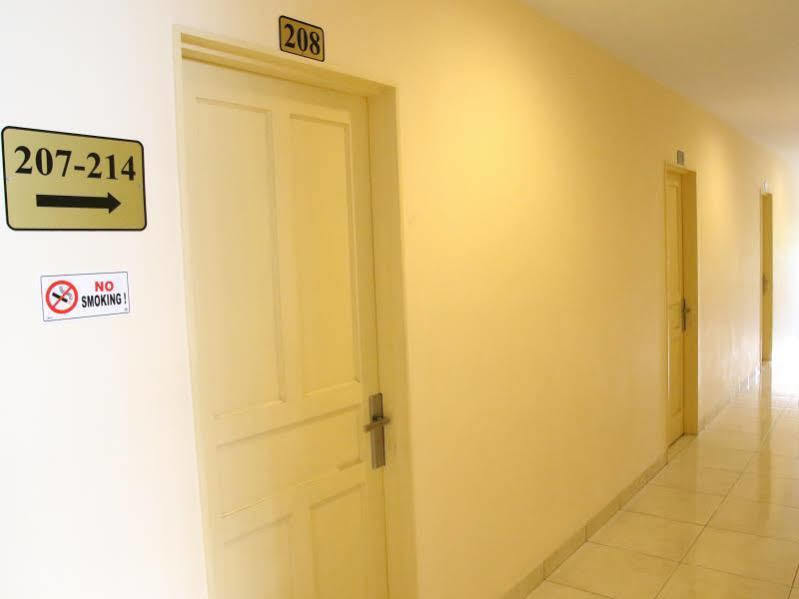 Daya Hotel Makassar Exterior foto